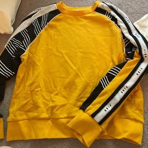 Yellow pink vs crewneck size small